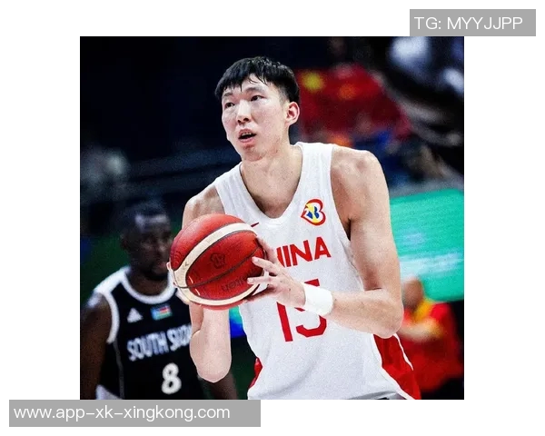 周琦因伤缺席亚洲杯赛场与队友并肩作战全力以赴进行康复训练 周琦因伤缺席亚洲杯赛场与队友并肩作战全力以赴进行康复训练