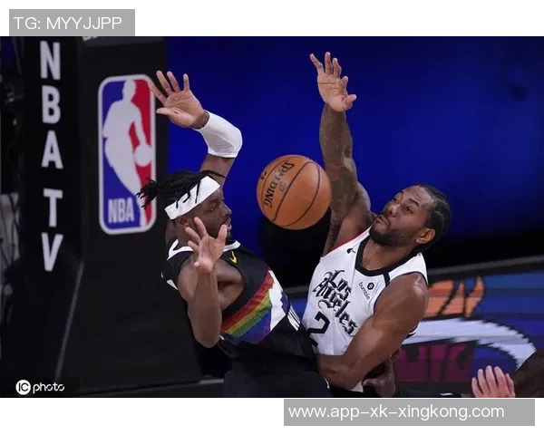 小卡称赞训练营表现出色年轻球员防守沟通能力显著提升 小卡称赞训练营表现出色年轻球员防守沟通能力显著提升