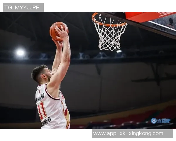 伊戈达罗20分钟高效表现7投5中斩获12分5篮板3助攻1抢断