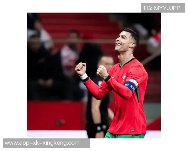 C罗分享葡萄牙队训练瞬间全力备战世预赛坚定信念不负使命 C罗分享葡萄牙队训练瞬间全力备战世预赛坚定信念不负使命