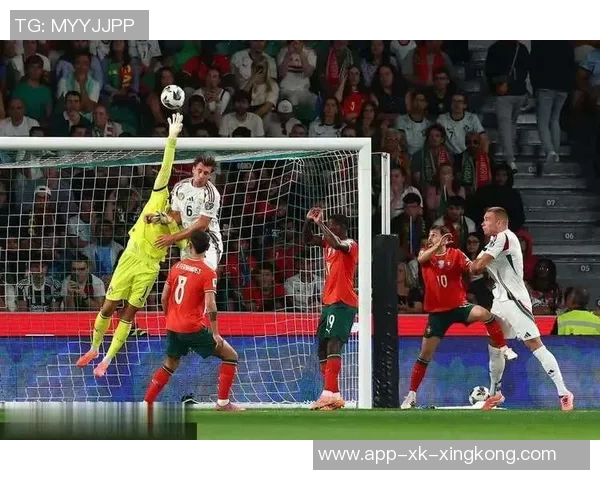 匈牙利队长索博赛后沉默无言感慨足球的不公与梦碎之痛 匈牙利队长索博赛后沉默无言感慨足球的不公与梦碎之痛