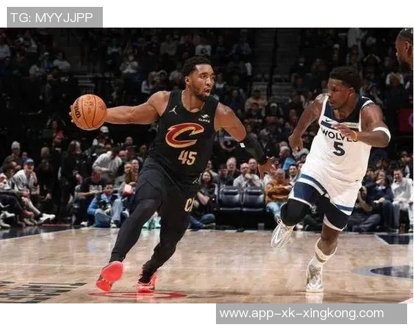 华子与米切尔再度交锋谁能在后天的对决中胜出